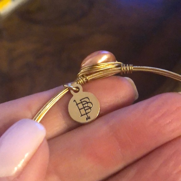 Bourbon and Bow ties pink bracelet. - Picture 2 of 4